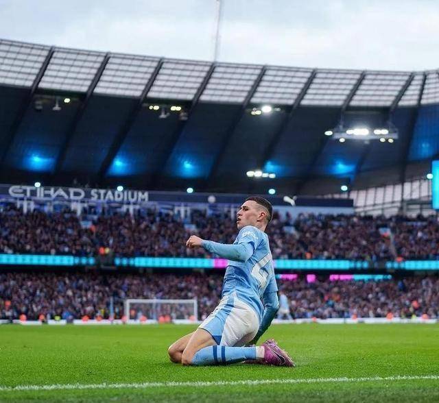 开云体育-赛地聚焦——英超集结日热度飙升；萨克拉门托国王止住颓势；气氛紧张；更衣室氛围转暖的简单介绍