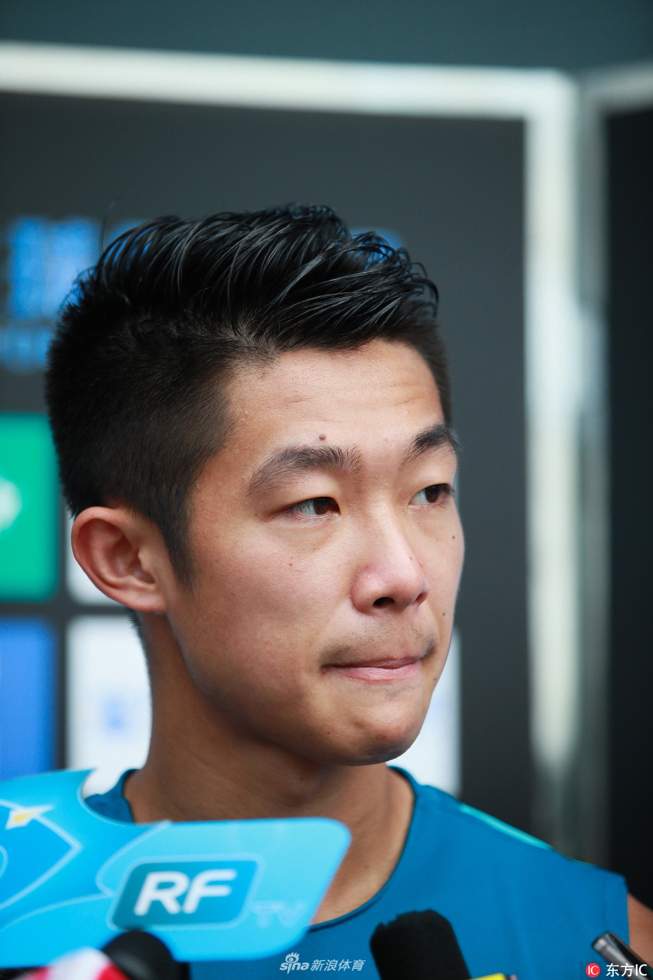 LOL-关于拜仁慕尼黑训练开放日，国际比赛日队长鼓劲引欢呼，CBA常规赛在即，球队文化再被提及的信息